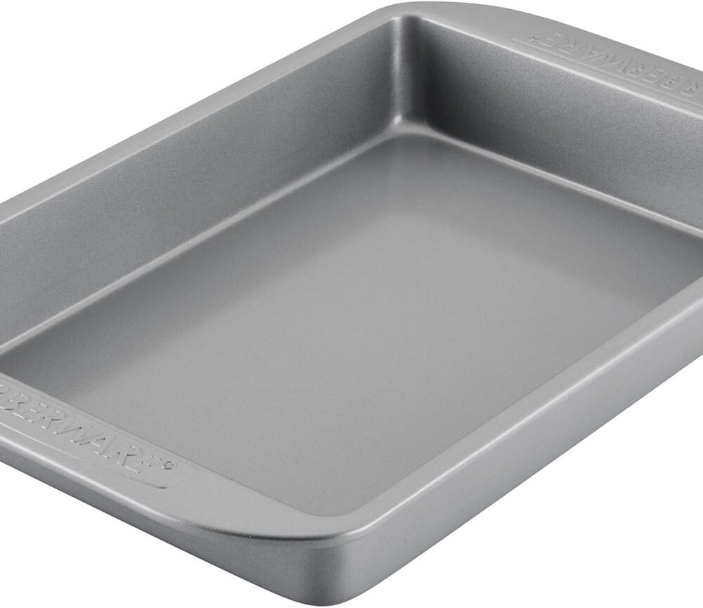 Farberware Nonstick Bakeware 9-Inch x 13-Inch Rectangular Cake Pan, Gray | Bake brownies and casseroles, 13x9 baking pan for even heating, non stick baking pans, dishwasher safe, 450F safe